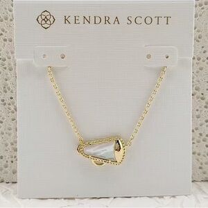 Kendra Scott Cheer Gold Short Pendant Necklace